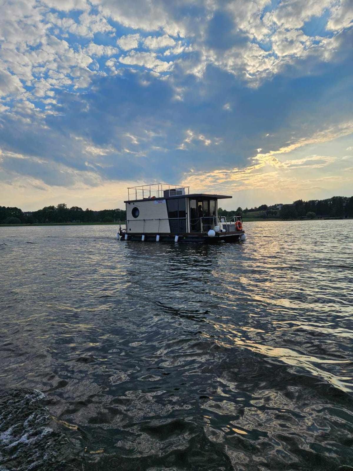 Houseboat Hotel Gudowo Ngoại thất bức ảnh